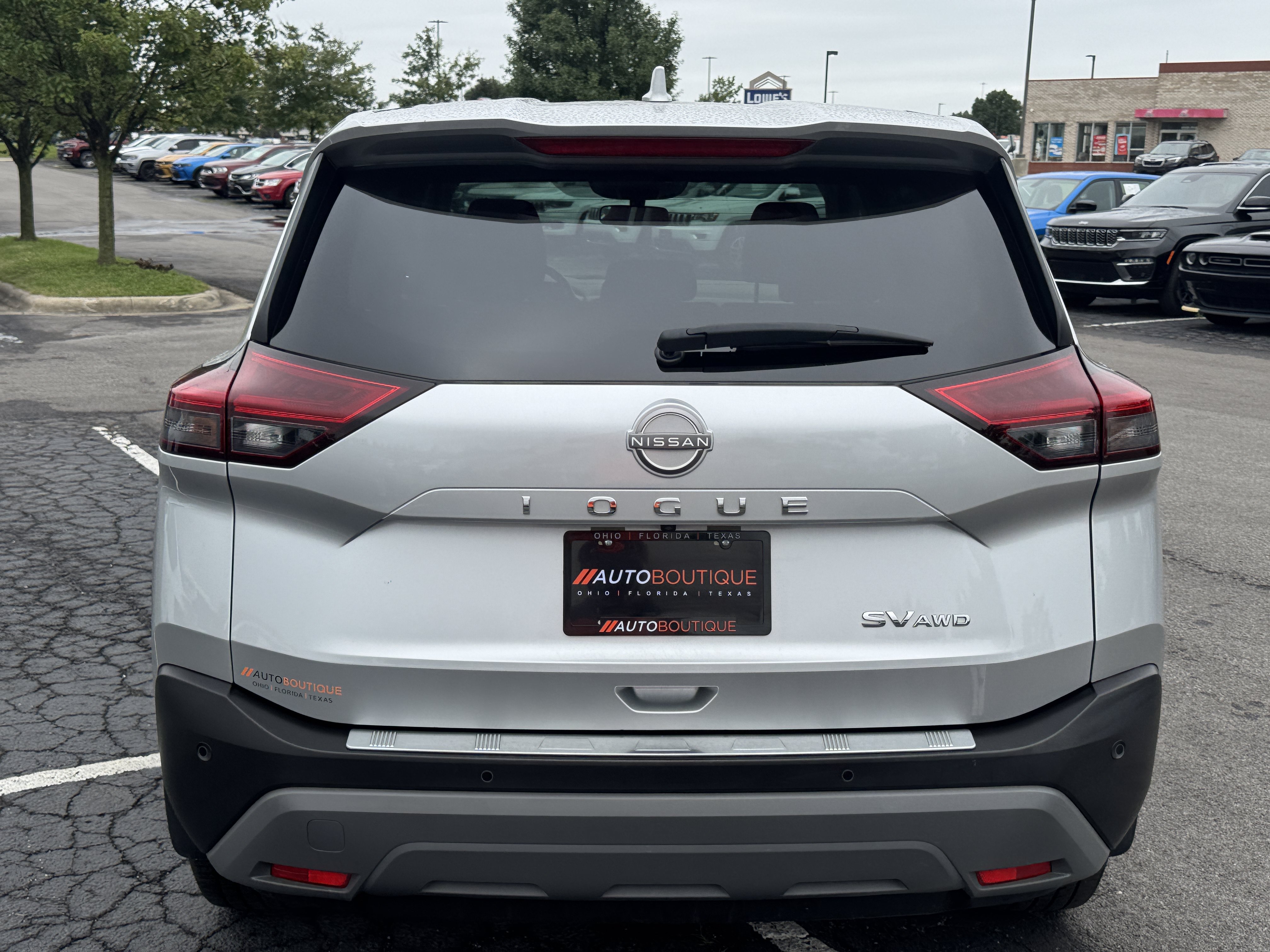 Used 2023 Nissan Rogue SV AWD/4WD image 12