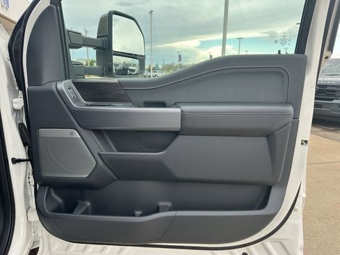 New 2025 Ford F150 Lariat w/ Equipment Group 502A High image 33