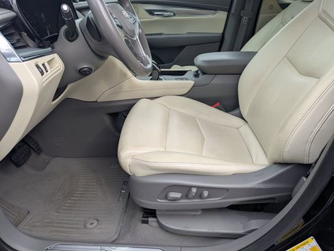 Used 2019 Cadillac XT5 Premium Luxury w/ Driver Assist Package image 13