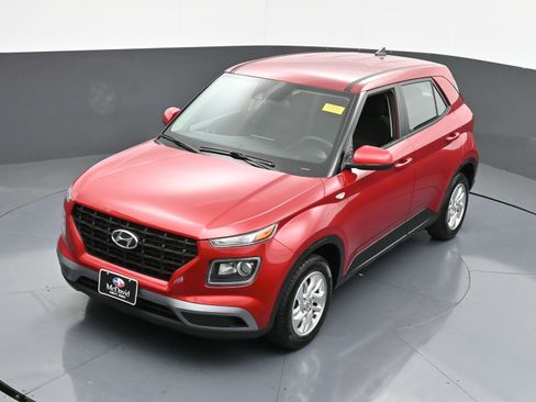 Used 2021 Hyundai Venue SE image 30