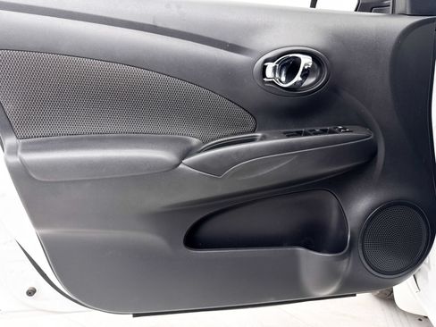 Used 2014 Nissan Versa SV FWD image 19
