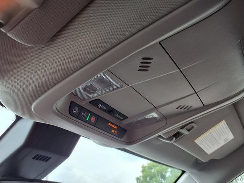 Used 2024 Chevrolet Equinox LT FWD image 14