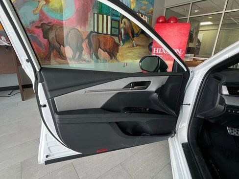 New 2026 Toyota Camry SE w/ Convenience Package FWD image 9