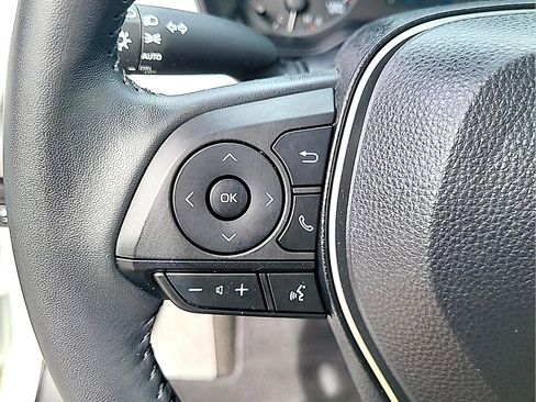 Used 2024 Toyota Corolla SE w/ SE Package FWD image 18
