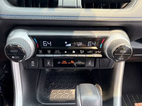 Used 2024 Toyota RAV4 SE w/ Convenience Package AWD/4WD image 26