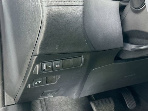 Certified 2025 Toyota Corolla Cross XLE w/ Convenience Package FWD image 10