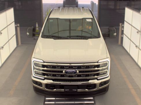Used 2024 Ford F250 Lariat w/ Lariat Ultimate Package AWD/4WD image 16