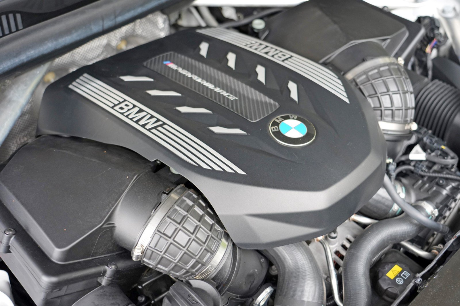 Used 2020 BMW X5 M50i AWD/4WD image 9