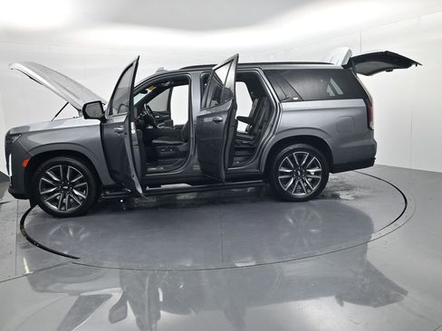Used 2021 Cadillac Escalade Sport w/ Driver Assist Tech Package AWD/4WD image 72