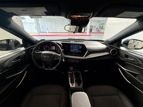 Used 2024 Chevrolet Trax RS w/ Driver Confidence Package FWD image 23