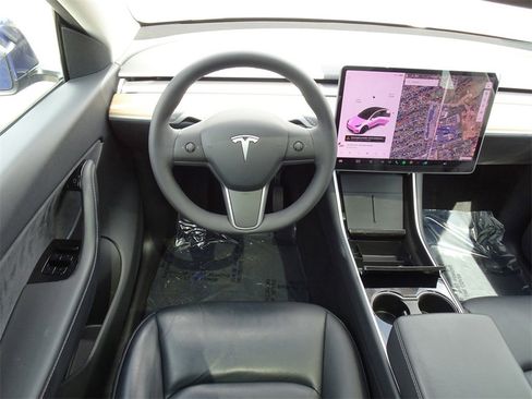 Used 2021 Tesla Model Y Long Range image 14