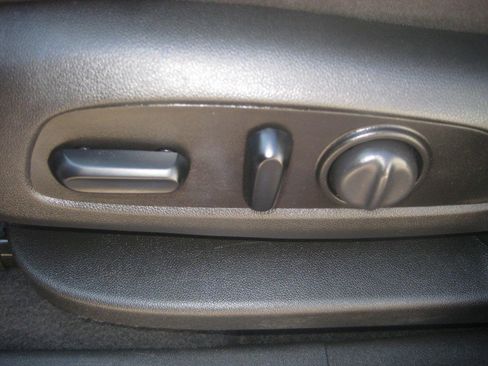 Used 2021 GMC Terrain SLE w/ Driver Convenience Package image 14