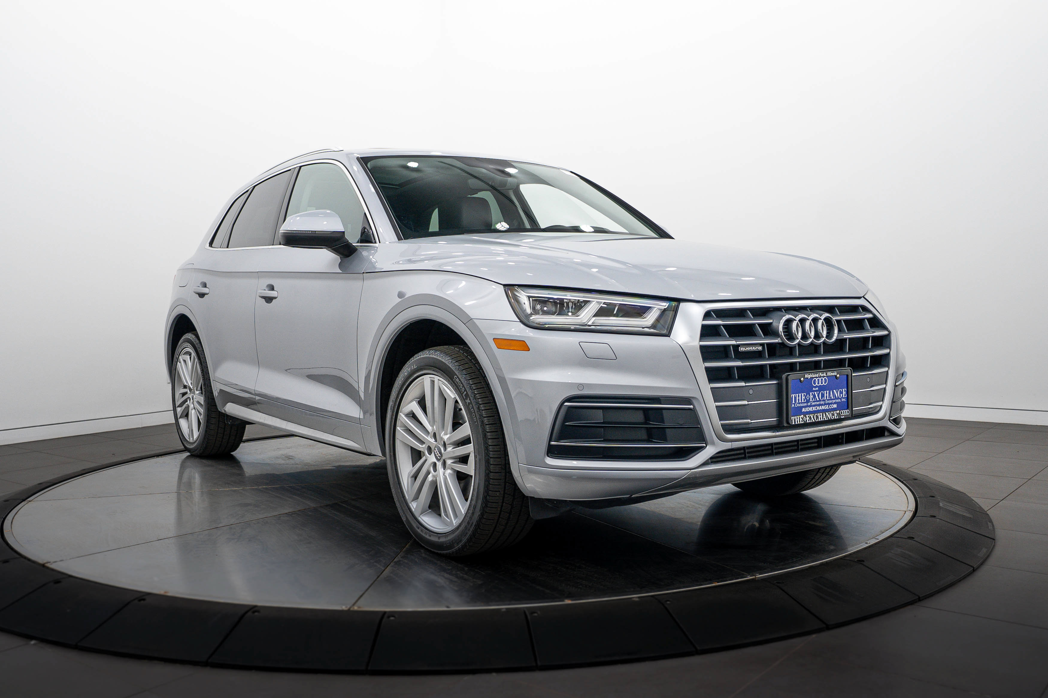 Used 2019 Audi Q5 2.0T Premium Plus w/ Premium Plus Package AWD/4WD image 2
