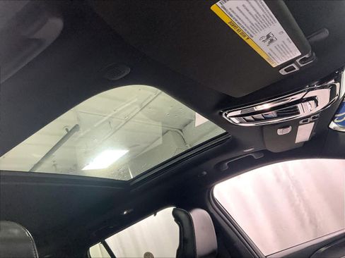 Used 2023 Jeep Grand Cherokee Overland w/ Luxury Tech Group IV image 22