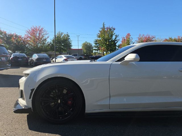 Used 2016 Chevrolet Camaro SS RWD image 28