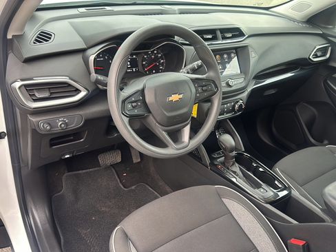 Used 2023 Chevrolet TrailBlazer LS image 9