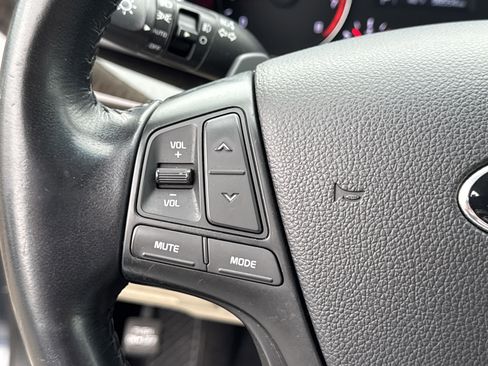 Used 2015 Kia Cadenza Premium image 25