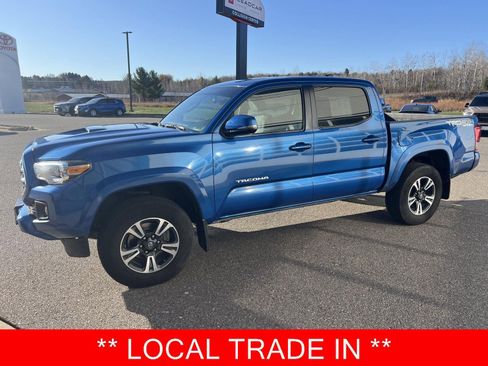 Used 2016 Toyota Tacoma TRD Sport image 6