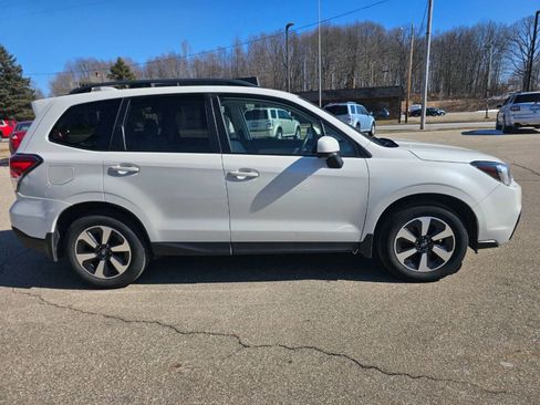 Used 2017 Subaru Forester 2.5i Premium w/ All-Weather Package image 6