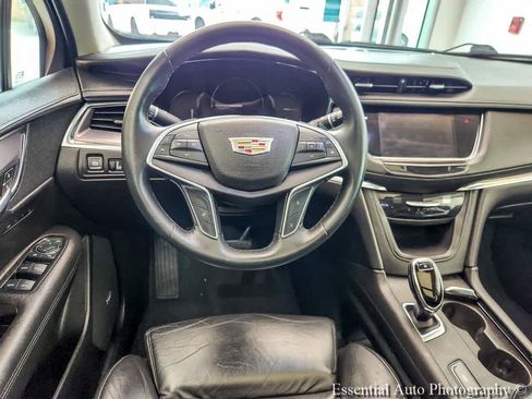 Used 2017 Cadillac XT5 Luxury FWD image 14
