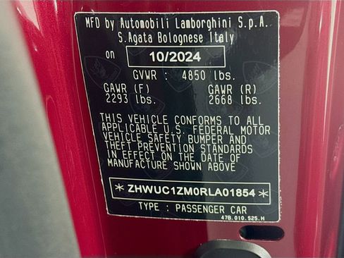 Used 2024 Lamborghini Revuelto image 31