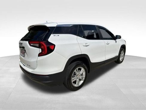 Used 2023 GMC Terrain SLE AWD/4WD image 4
