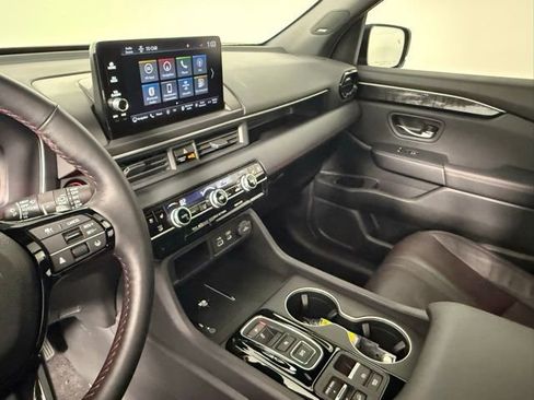 Used 2025 Honda Pilot Black Edition image 27