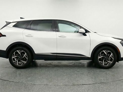 Used 2025 Kia Sportage LX image 11