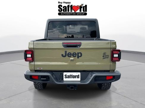 Used 2025 Jeep Gladiator Sport AWD/4WD image 6