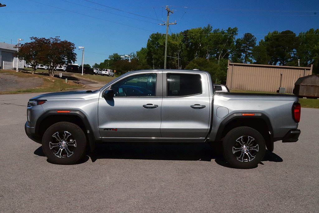 Used 2023 GMC Canyon AT4 w/ AT4 Premium Package AWD/4WD image 4
