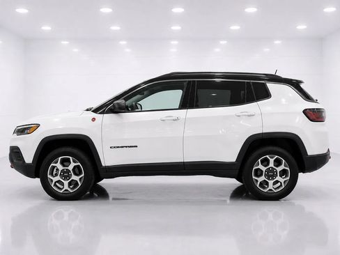 Used 2022 Jeep Compass Trailhawk w/ Trailhawk Elite Group AWD/4WD image 2