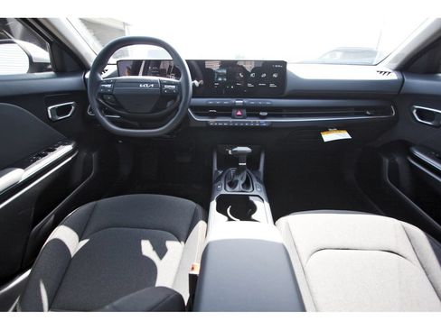 New 2026 Kia K4 FWD image 11