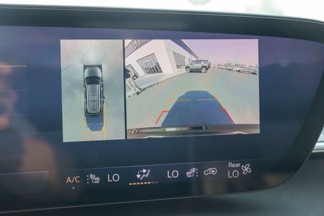 Certified 2025 Buick Enclave Sport Touring AWD/4WD image 10