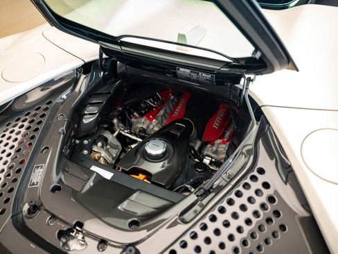 Used 2025 Ferrari SF90 Spider image 22