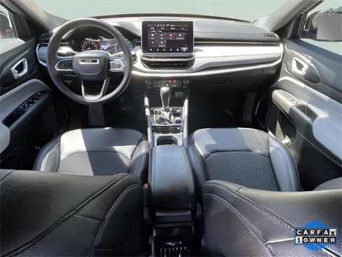 Used 2024 Jeep Compass Latitude image 23