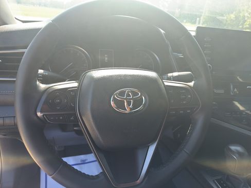 Used 2023 Toyota Camry SE FWD image 10