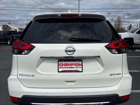 Used 2017 Nissan Rogue SV image 7