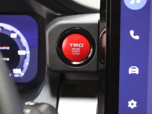 Used 2025 Toyota 4Runner TRD Off-Road Premium w/ Tow Technology Package AWD/4WD image 18