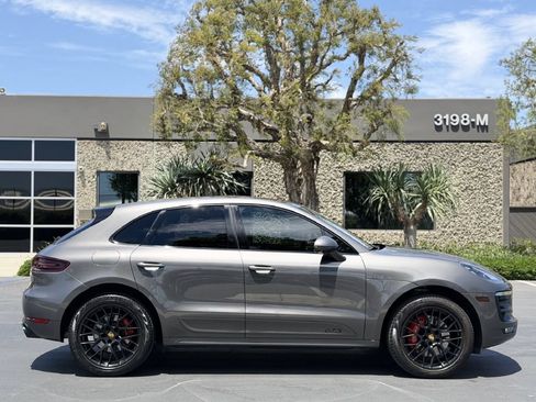 Used 2017 Porsche Macan GTS AWD/4WD image 4