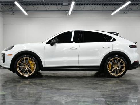 Used 2024 Porsche Cayenne Turbo GT AWD/4WD image 5