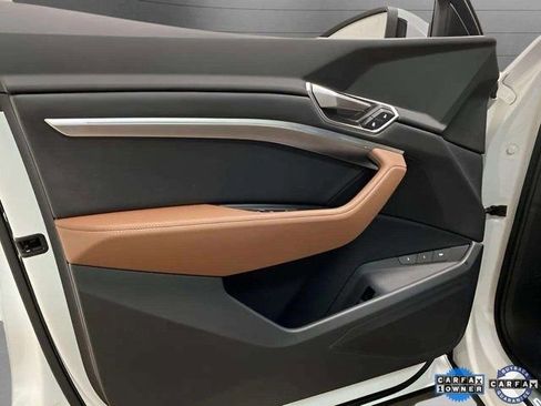 Used 2024 Audi Q8 e-tron Premium image 15