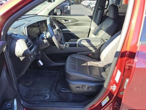 Used 2025 Chevrolet Traverse High Country image 6