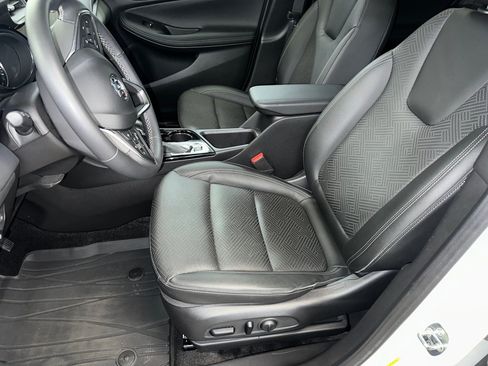 Used 2022 Buick Encore GX Essence w/ Experience Buick Package AWD/4WD image 2