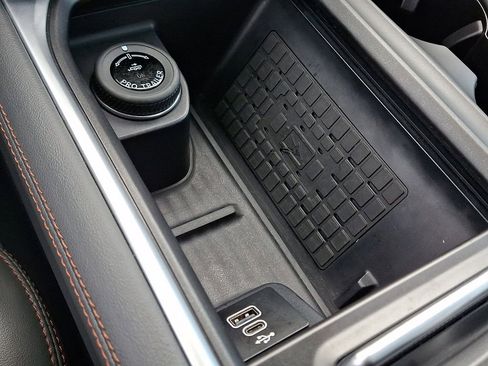 Certified 2025 Ford Expedition Active image 27