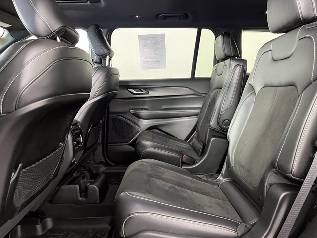 Used 2023 Jeep Grand Cherokee L Laredo AWD/4WD image 38