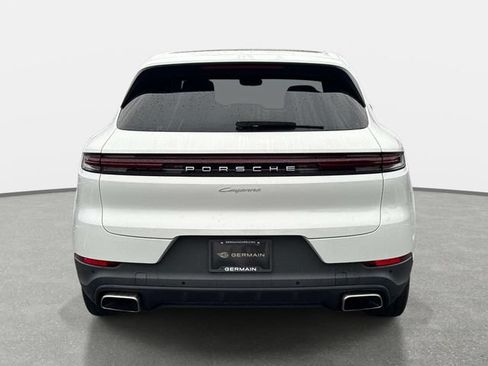 Used 2024 Porsche Cayenne w/ Premium Package AWD/4WD image 4