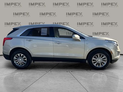 Used 2017 Cadillac XT5 FWD image 6
