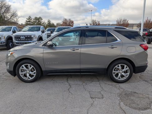 Used 2019 Chevrolet Equinox LT w/ Sun & Navigation Package image 9
