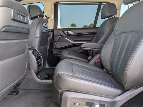 Used 2021 BMW X7 xDrive40i w/ Premium Package image 19