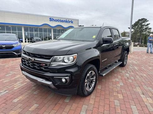 Used 2021 Chevrolet Colorado Z71 AWD/4WD image 32